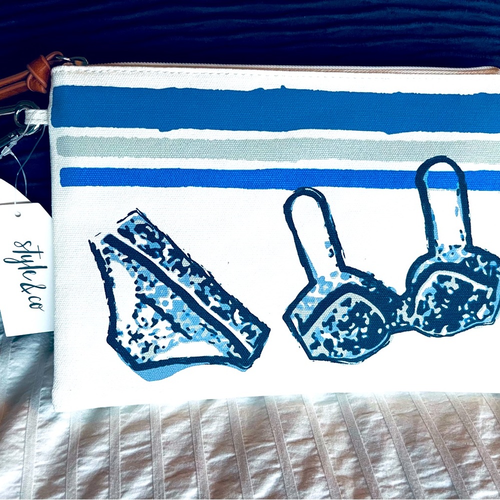 Style & Co Swimsuit Pouch with water resistant lining